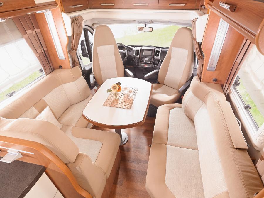Интерьер Carthago C-Tourer T 2015 года  (фото 11 из 14)